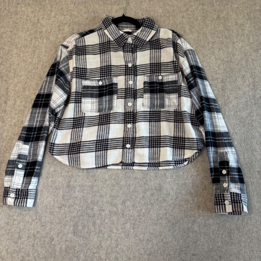 NWT American Eagle Plaid Flannel Shirt Womens S Black White Cropped Boxy Grunge